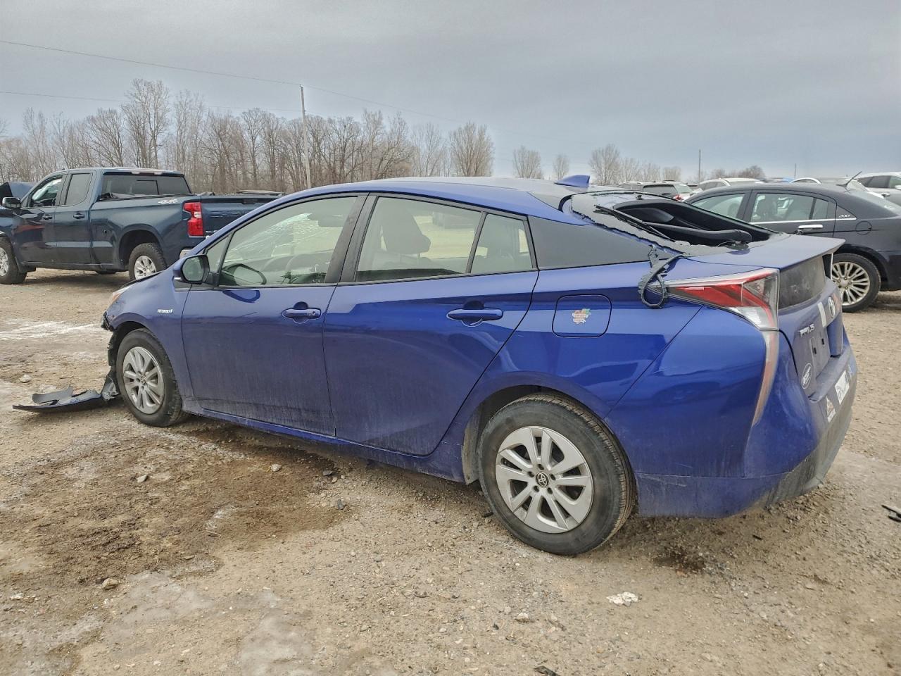 2017 TOYOTA PRIUS photo 2