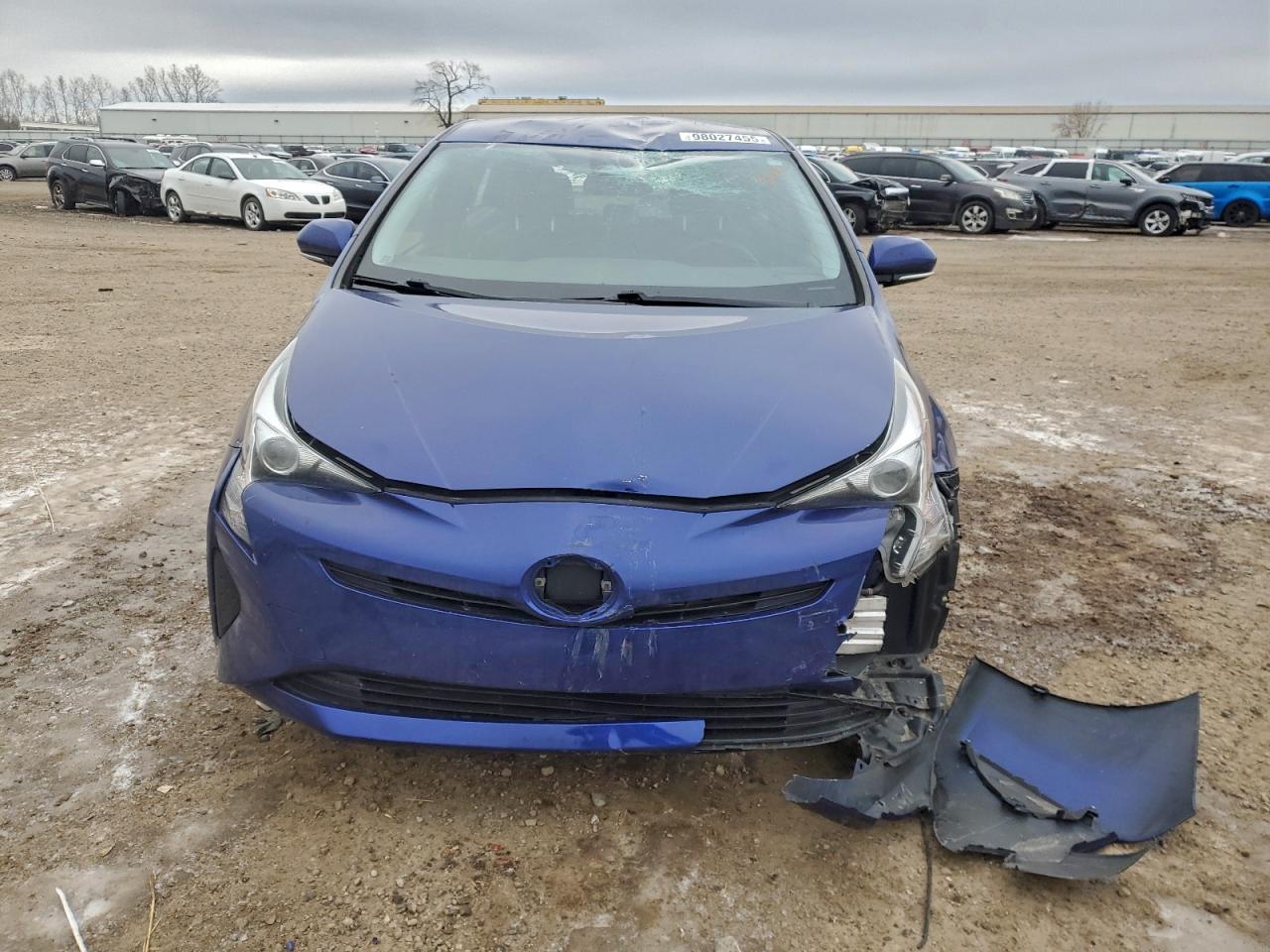 2017 TOYOTA PRIUS photo 5