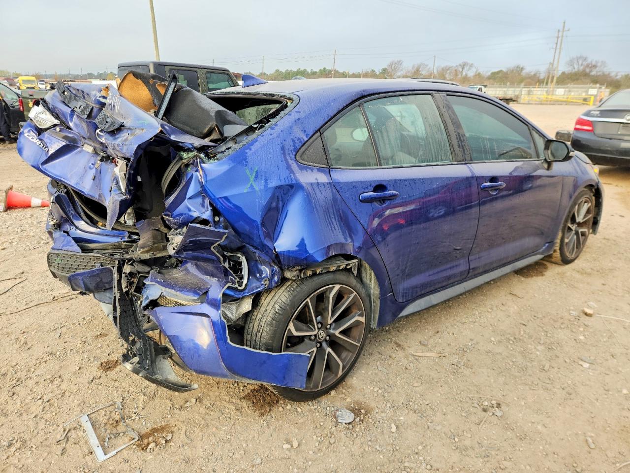 2020 TOYOTA COROLLA SE photo 3