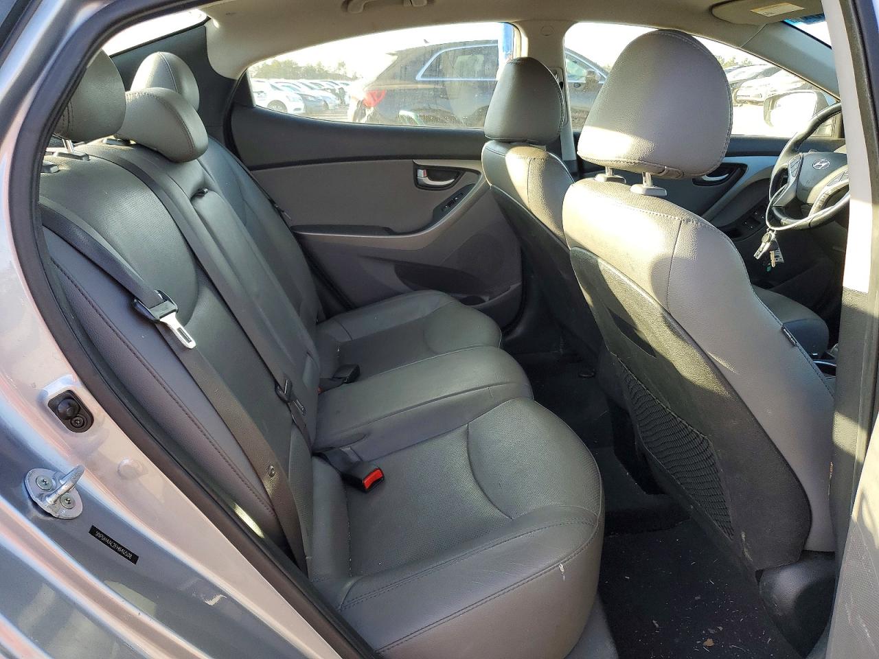 2015 HYUNDAI ELANTRA SE photo 10