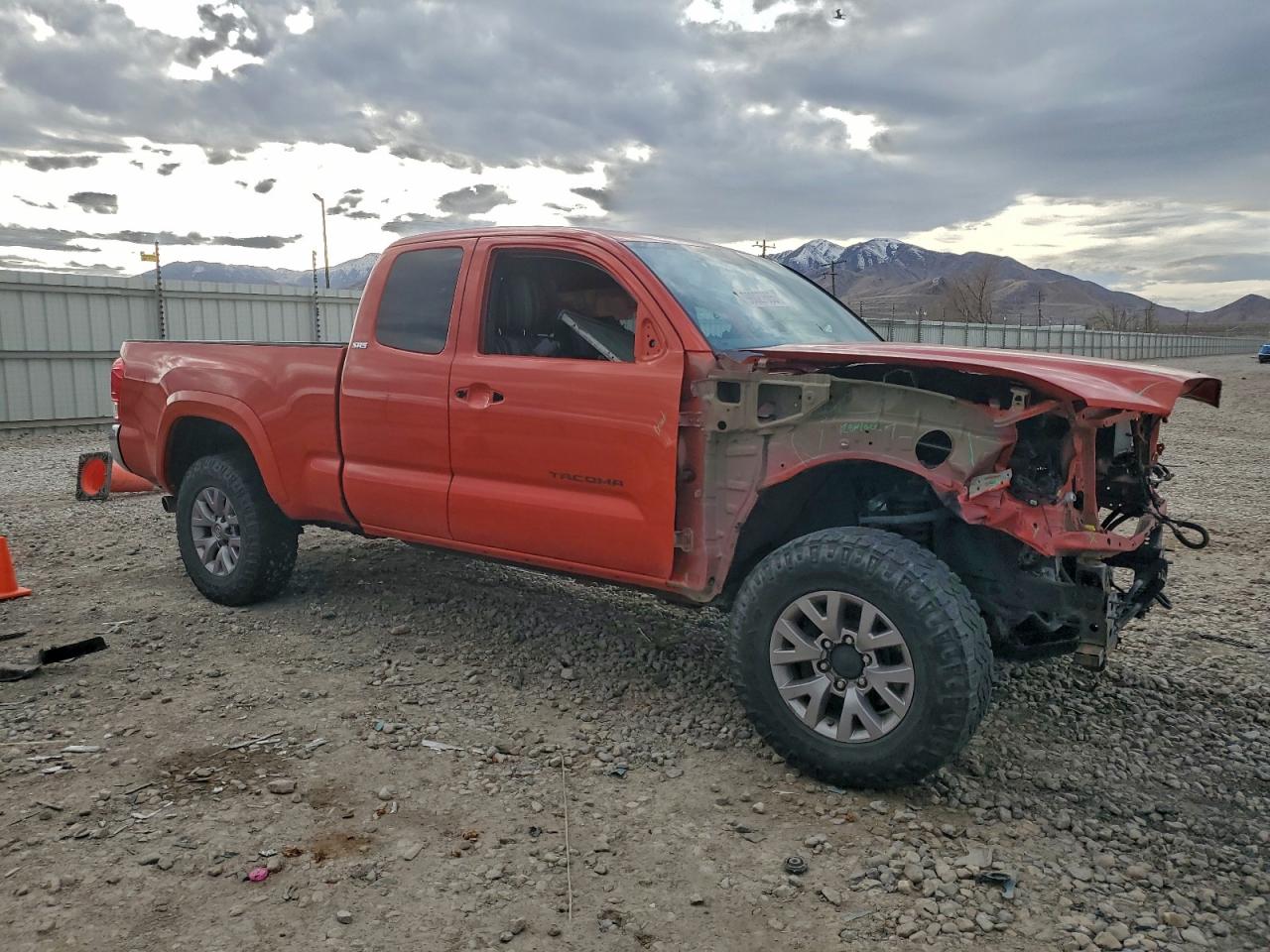 2017 TOYOTA TACOMA ACCESS CAB photo 4
