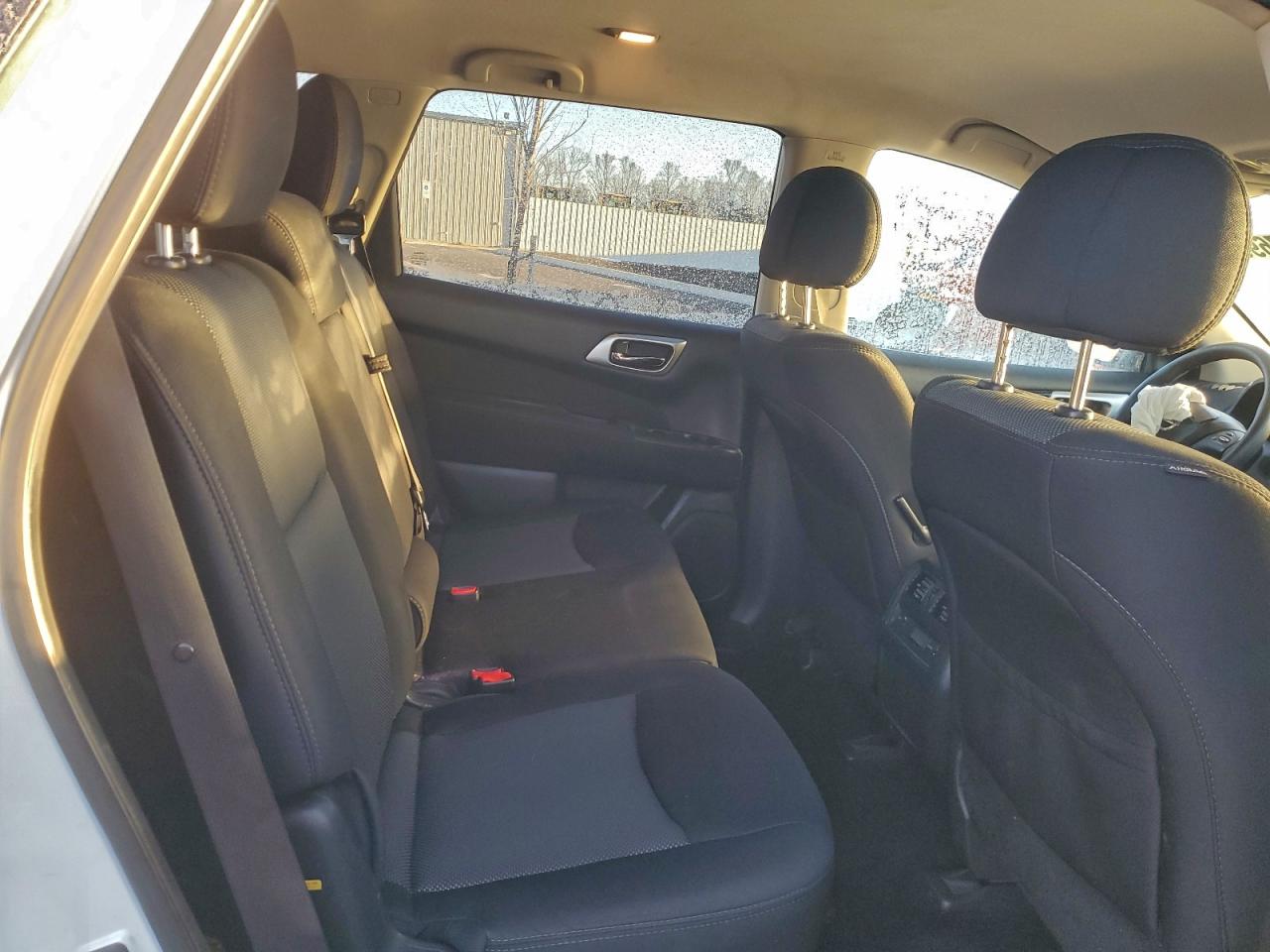 2017 NISSAN PATHFINDER S photo 11