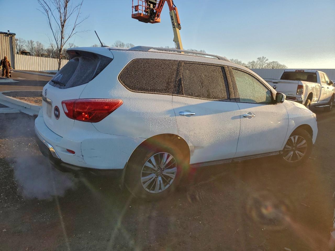 2017 NISSAN PATHFINDER S photo 3