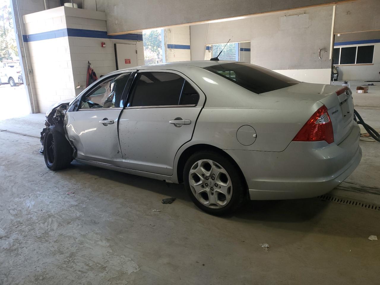 2010 FORD FUSION SE photo 2