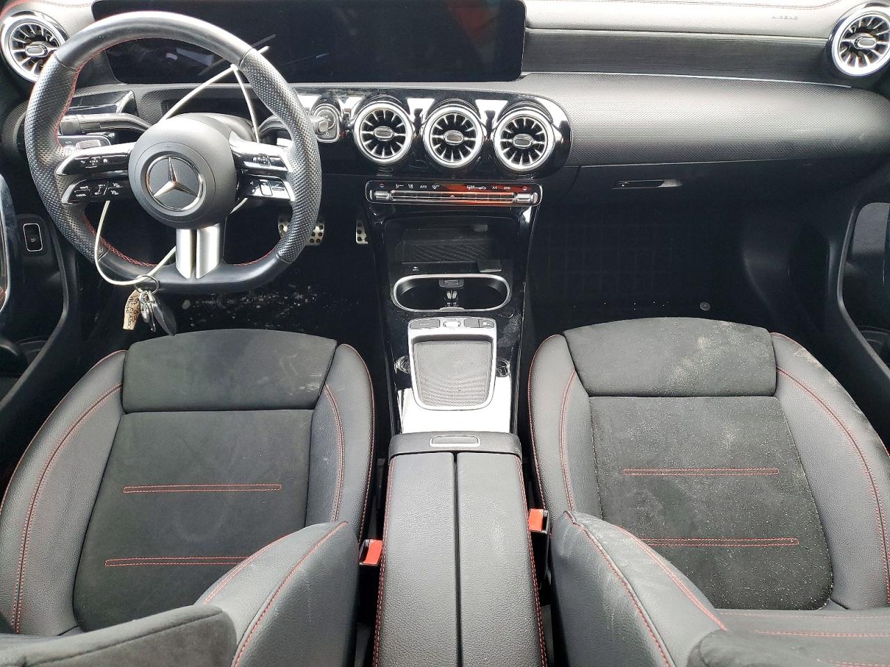 2025 MERCEDES-BENZ CLA 250 4MATIC photo 8