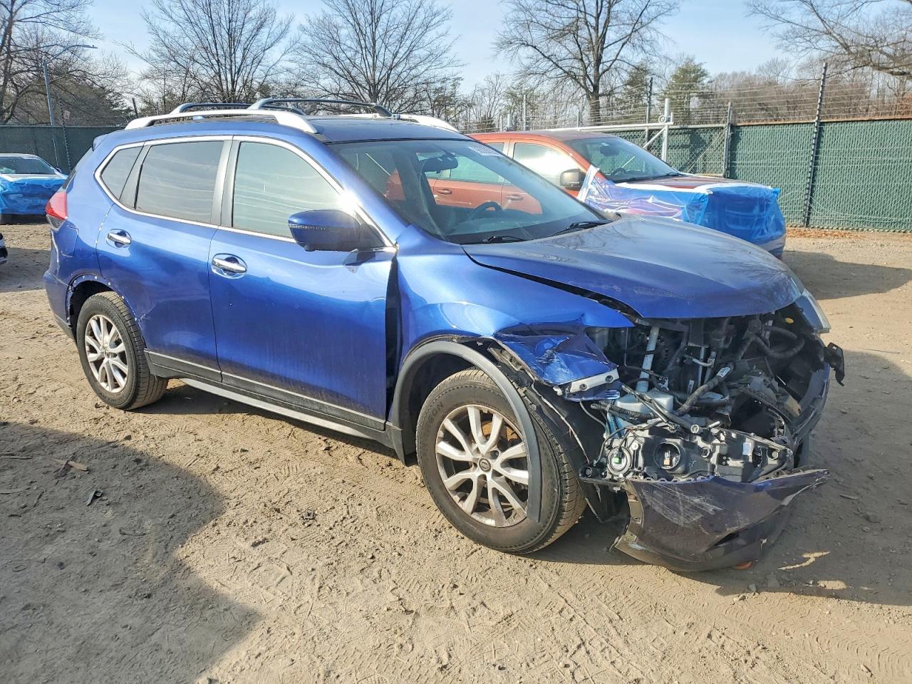 2017 NISSAN ROGUE SV photo 4