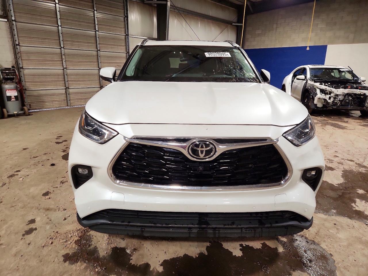 2022 TOYOTA HIGHLANDER LIMITED photo 5