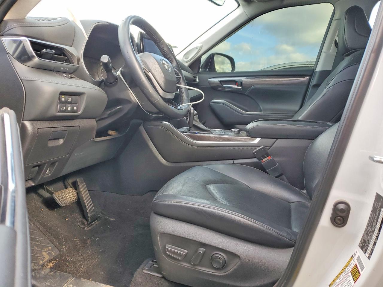 2022 TOYOTA HIGHLANDER LIMITED photo 7