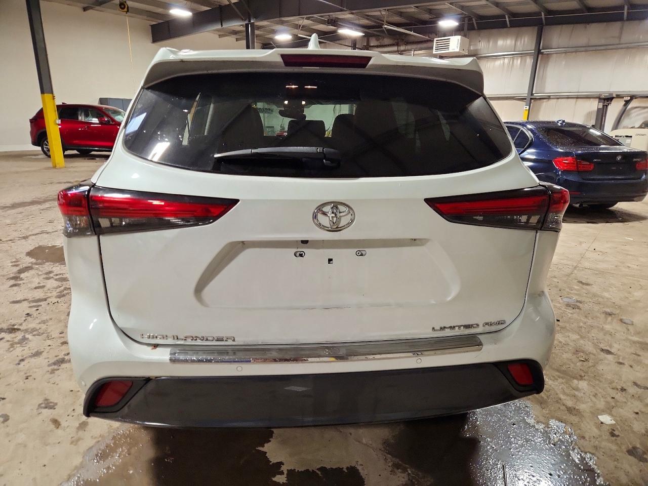 2022 TOYOTA HIGHLANDER LIMITED photo 6