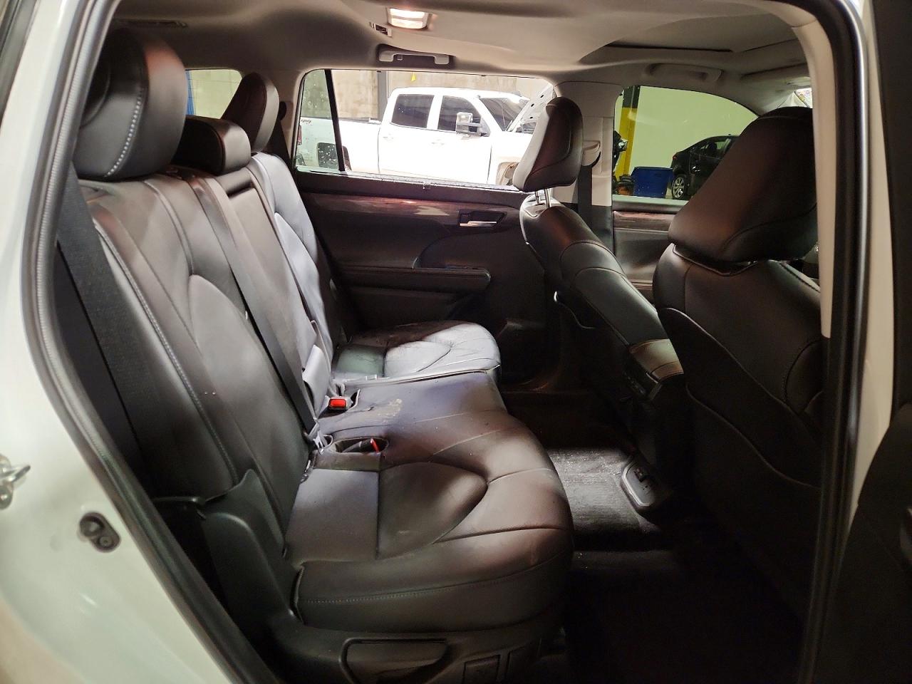2022 TOYOTA HIGHLANDER LIMITED photo 11