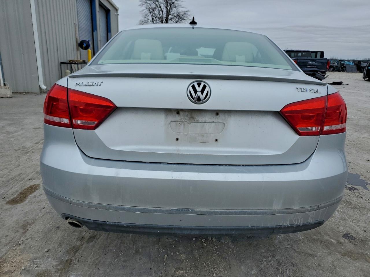 2012 VOLKSWAGEN PASSAT SEL photo 6