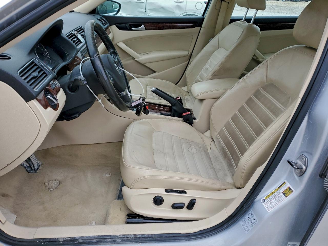 2012 VOLKSWAGEN PASSAT SEL photo 7