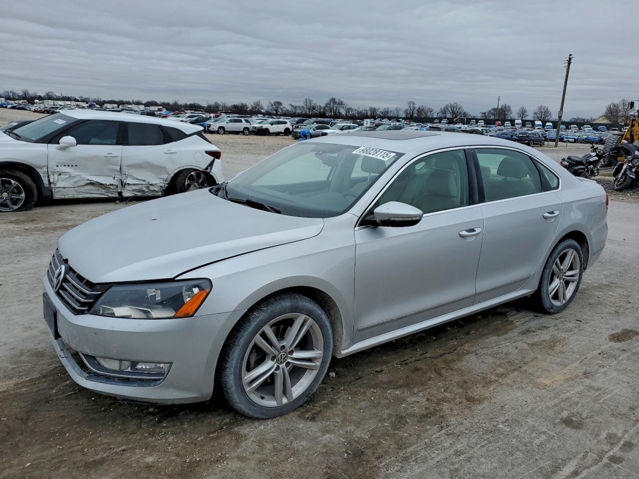 2012 VOLKSWAGEN PASSAT