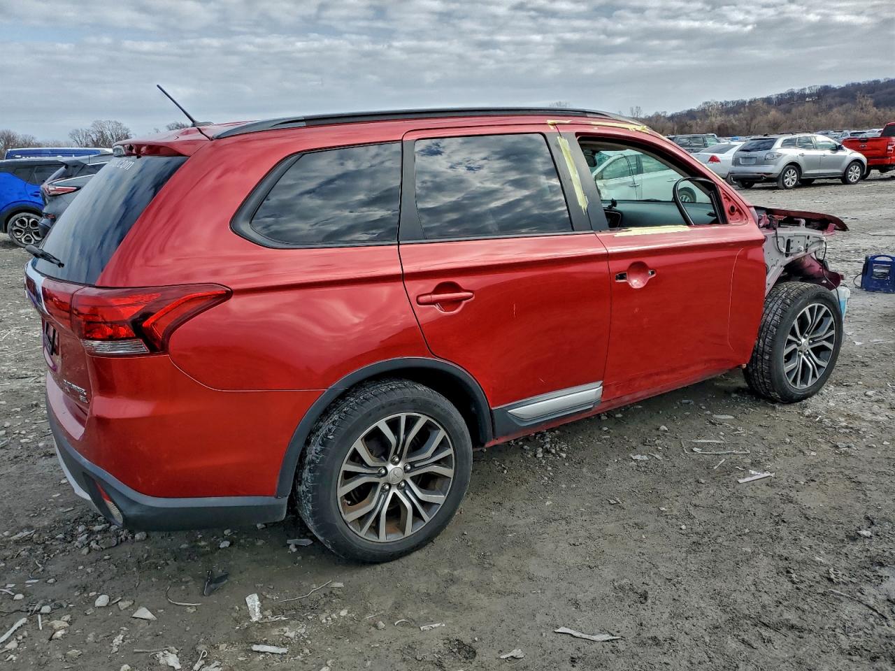 2016 MITSUBISHI OUTLANDER SE photo 3