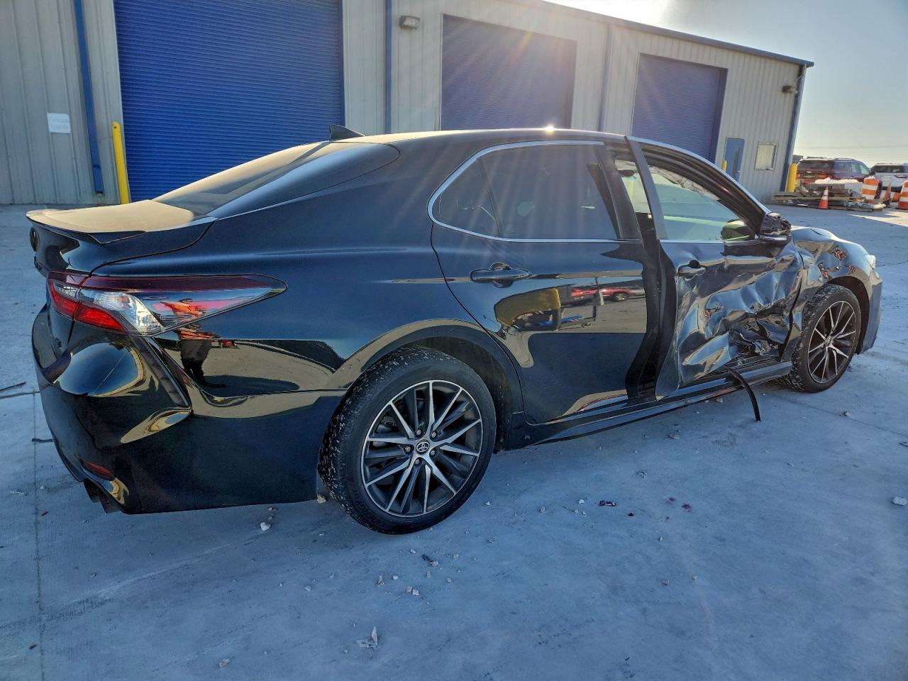 2024 TOYOTA CAMRY SE NIGHT SHADE photo 3