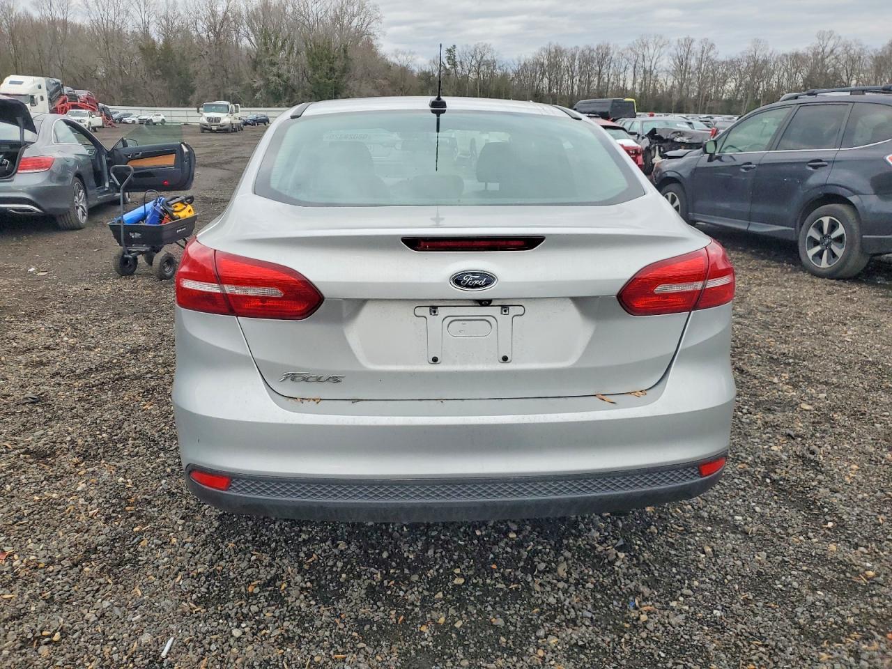 2018 FORD FOCUS S photo 6