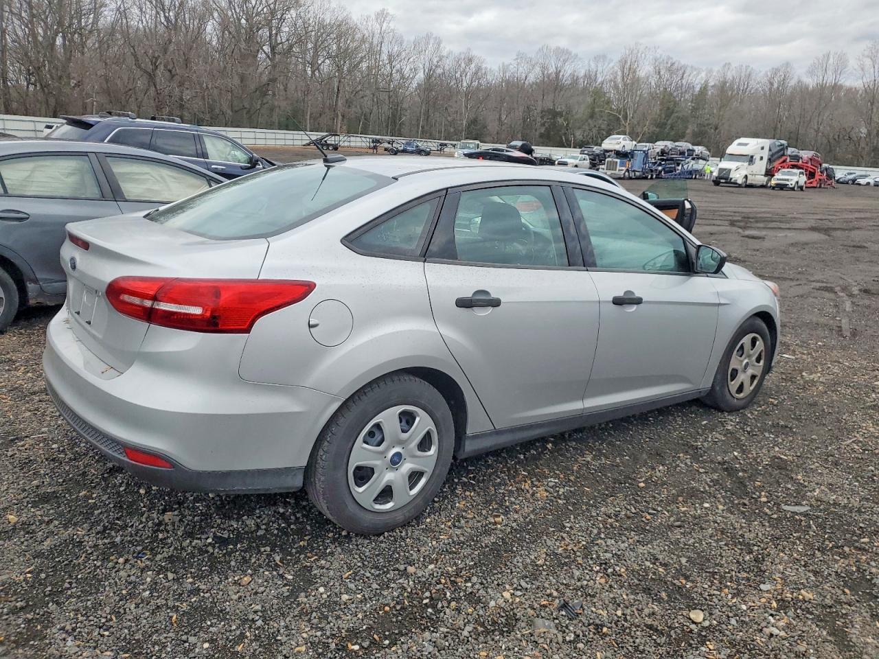 2018 FORD FOCUS S photo 3