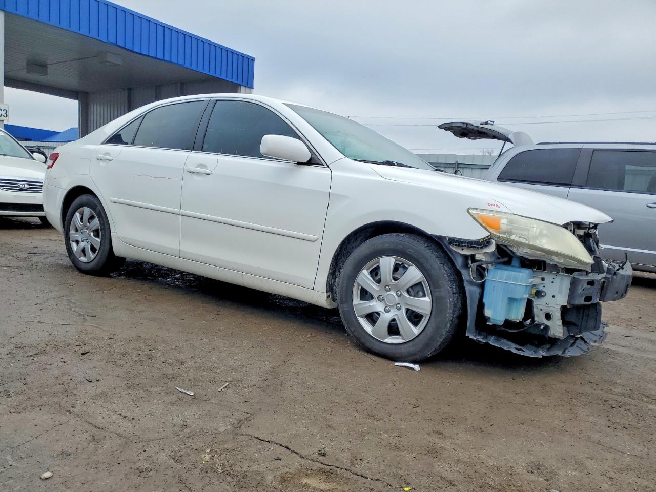 2011 TOYOTA CAMRY BASE photo 4