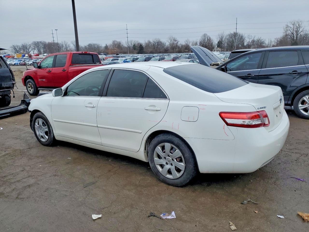 2011 TOYOTA CAMRY BASE photo 2