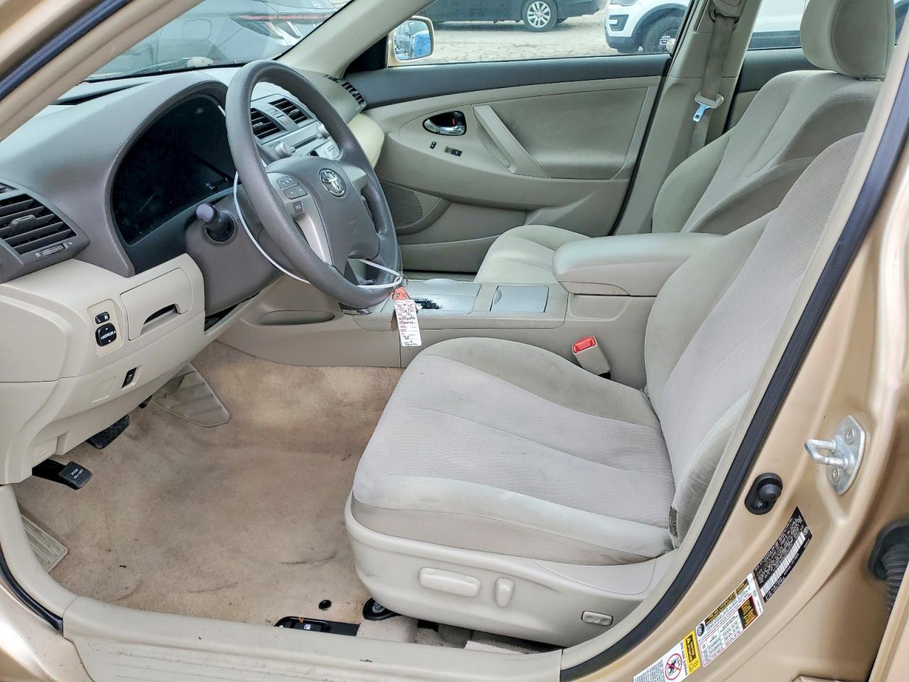 2010 TOYOTA CAMRY BASE photo 7