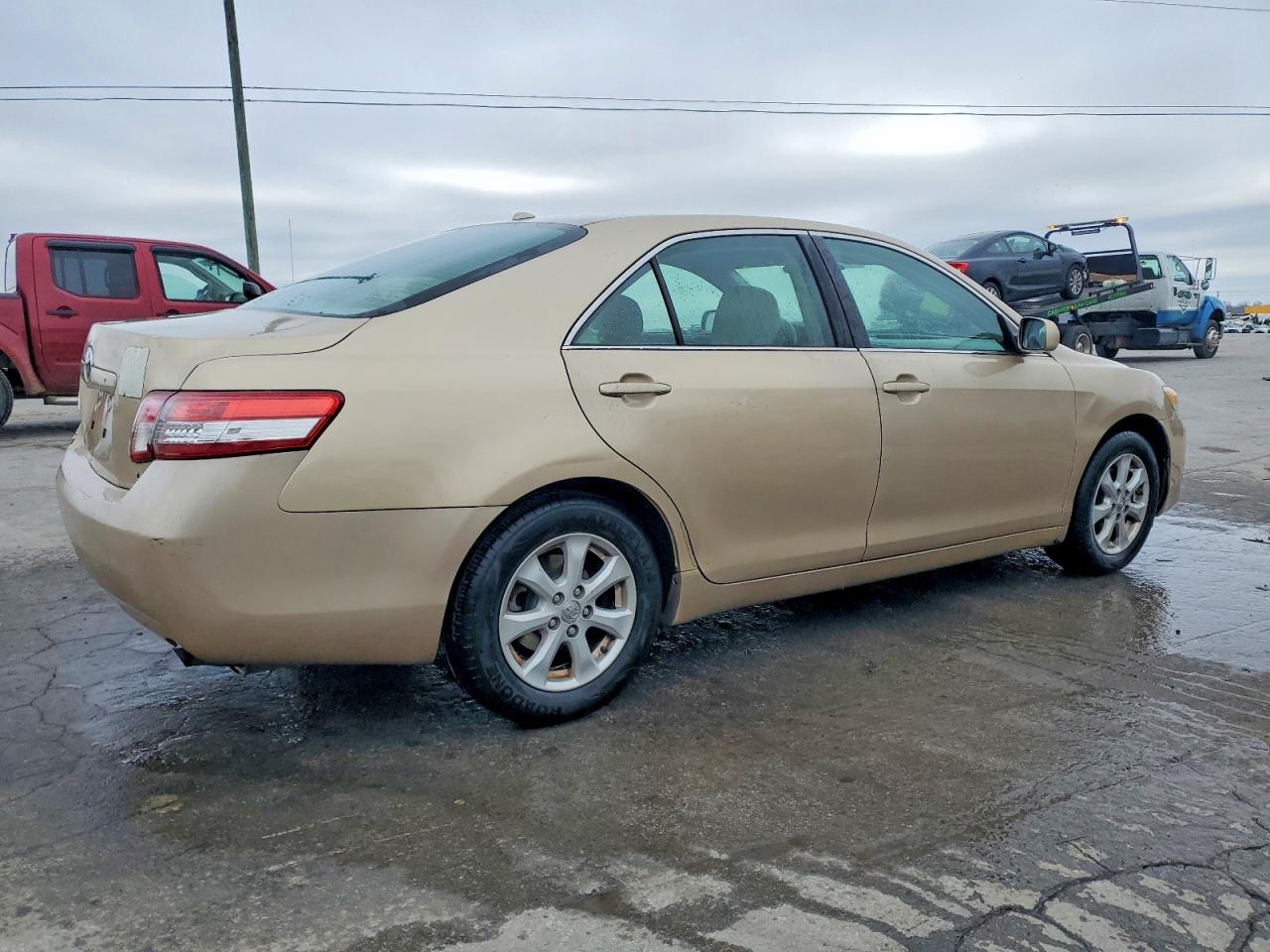 2010 TOYOTA CAMRY BASE photo 3