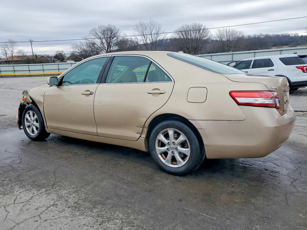 2010 TOYOTA CAMRY BASE photo 2