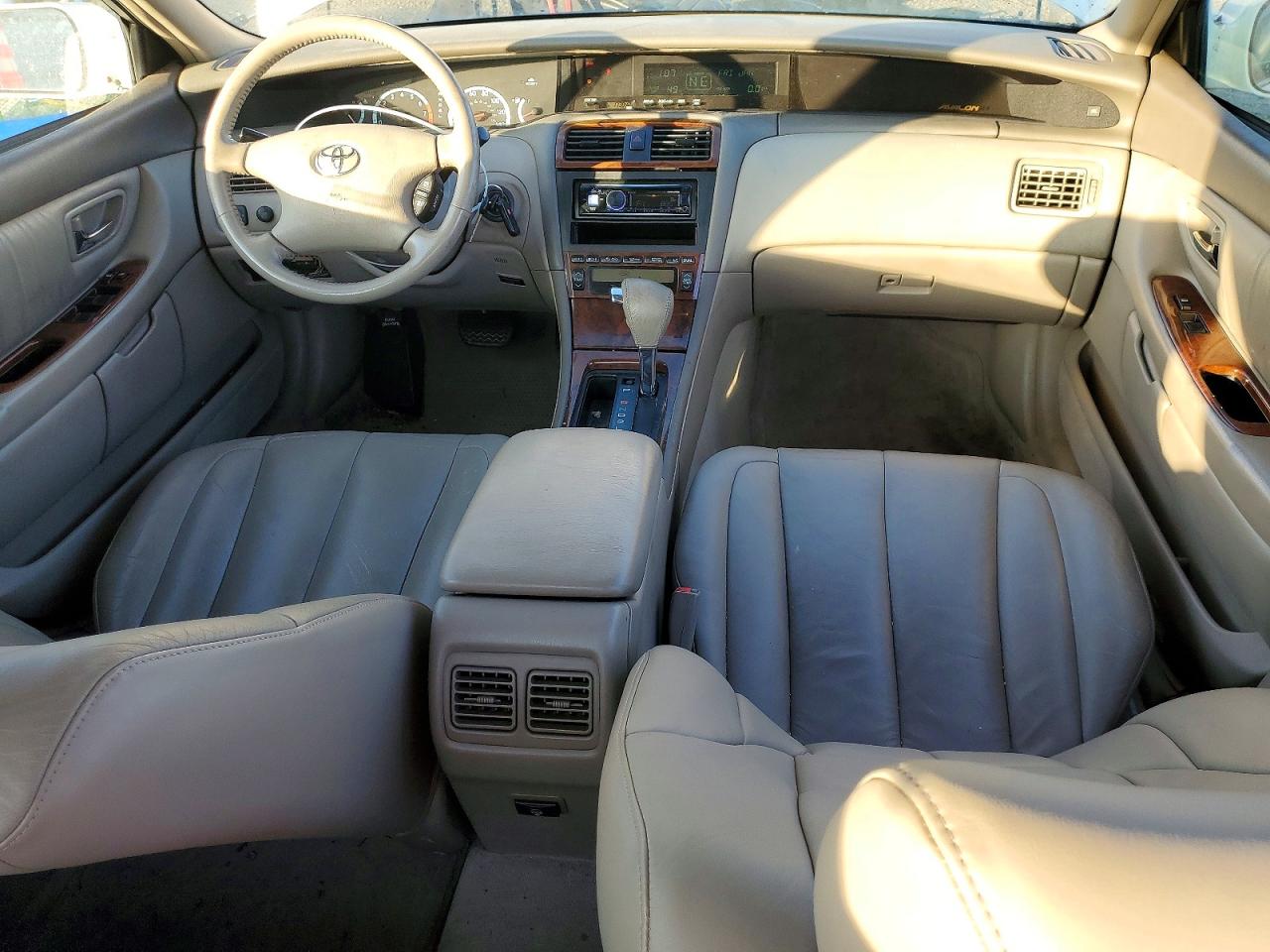 2002 TOYOTA AVALON XL photo 8