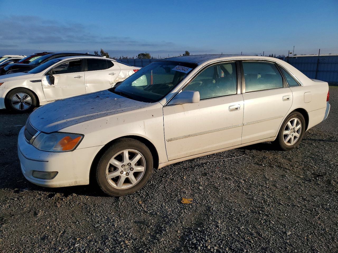 2002 TOYOTA AVALON