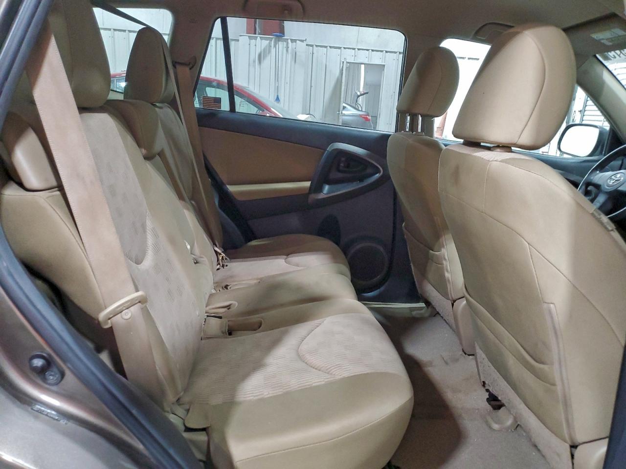 2011 TOYOTA RAV4 photo 11