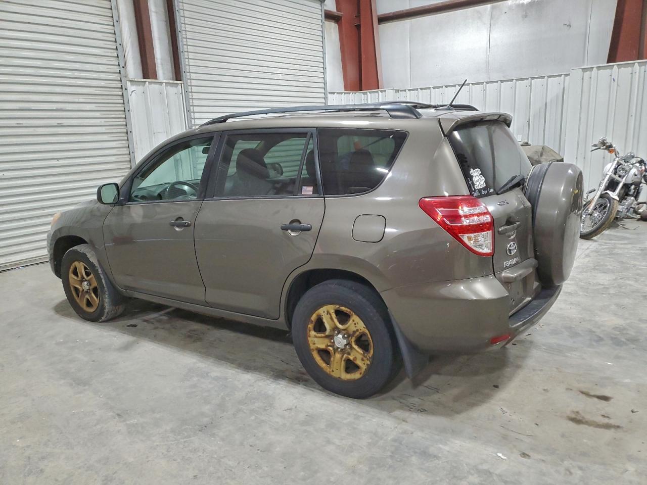 2011 TOYOTA RAV4 photo 2