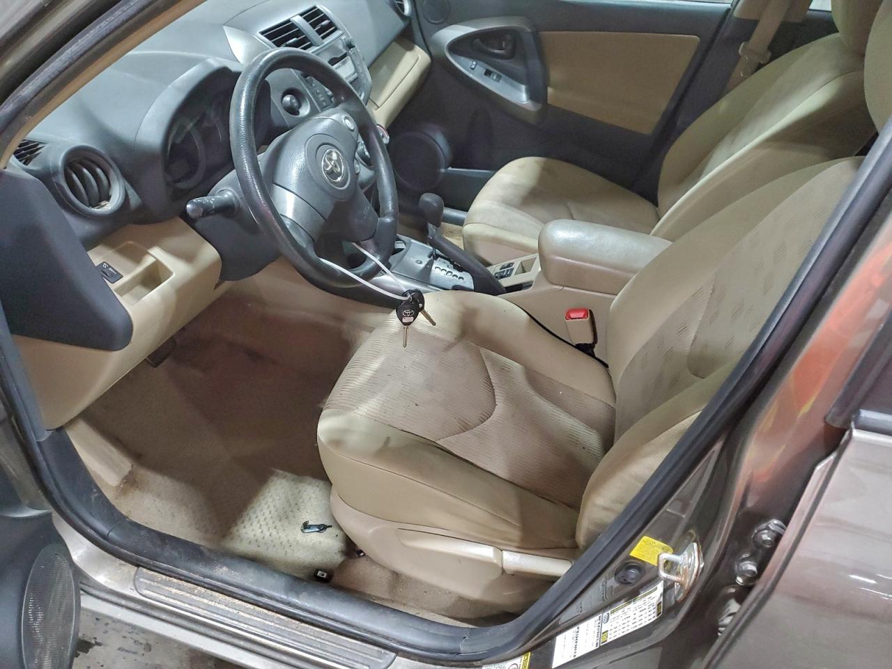 2011 TOYOTA RAV4 photo 7