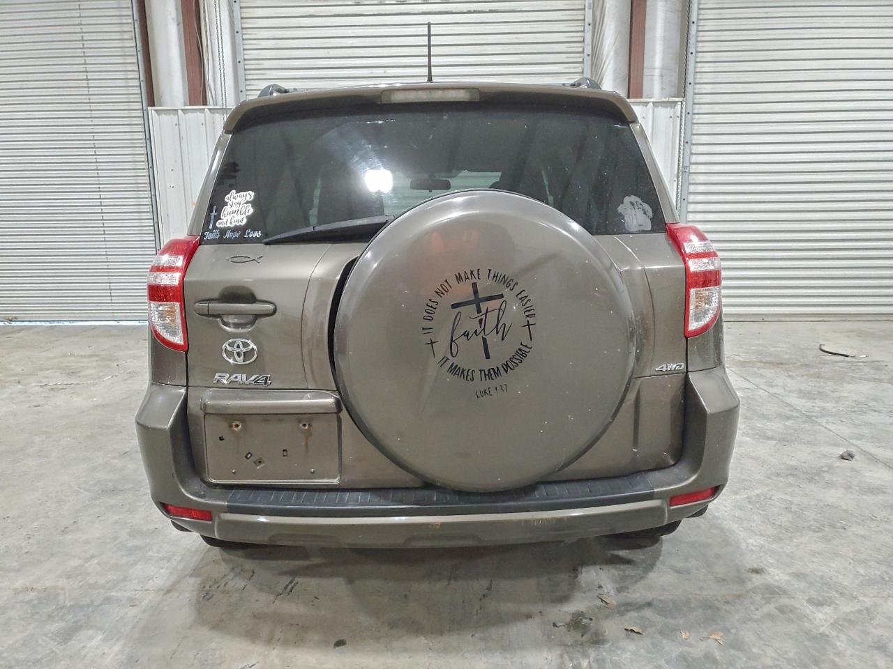 2011 TOYOTA RAV4 photo 6