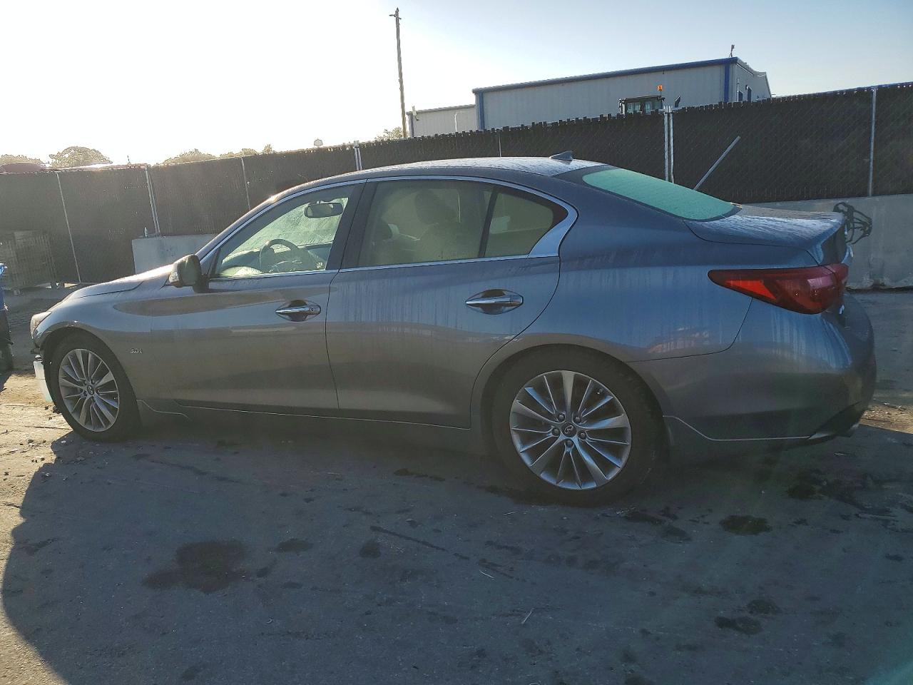 2018 INFINITI Q50 LUXE photo 2