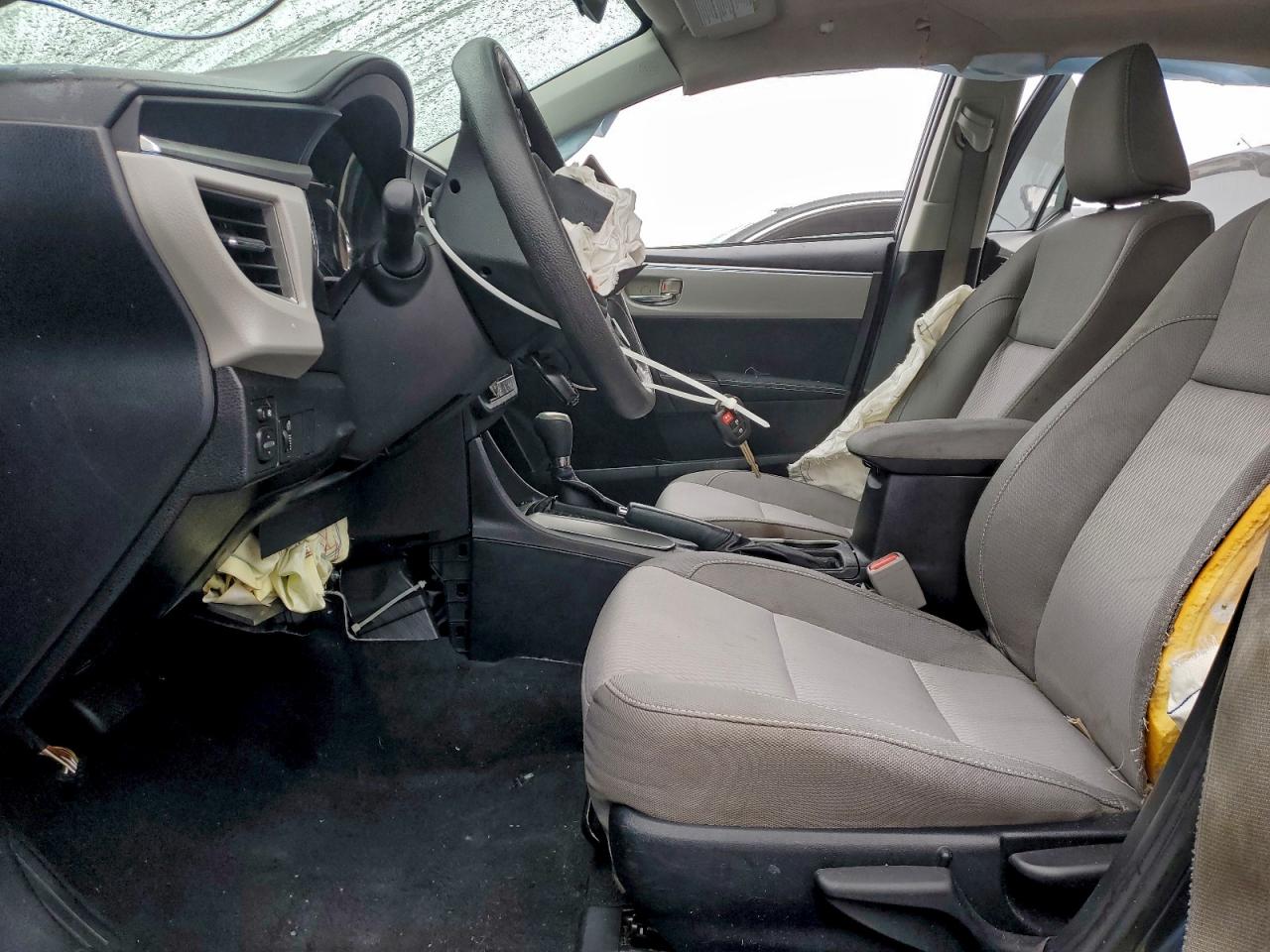 2015 TOYOTA COROLLA L photo 7