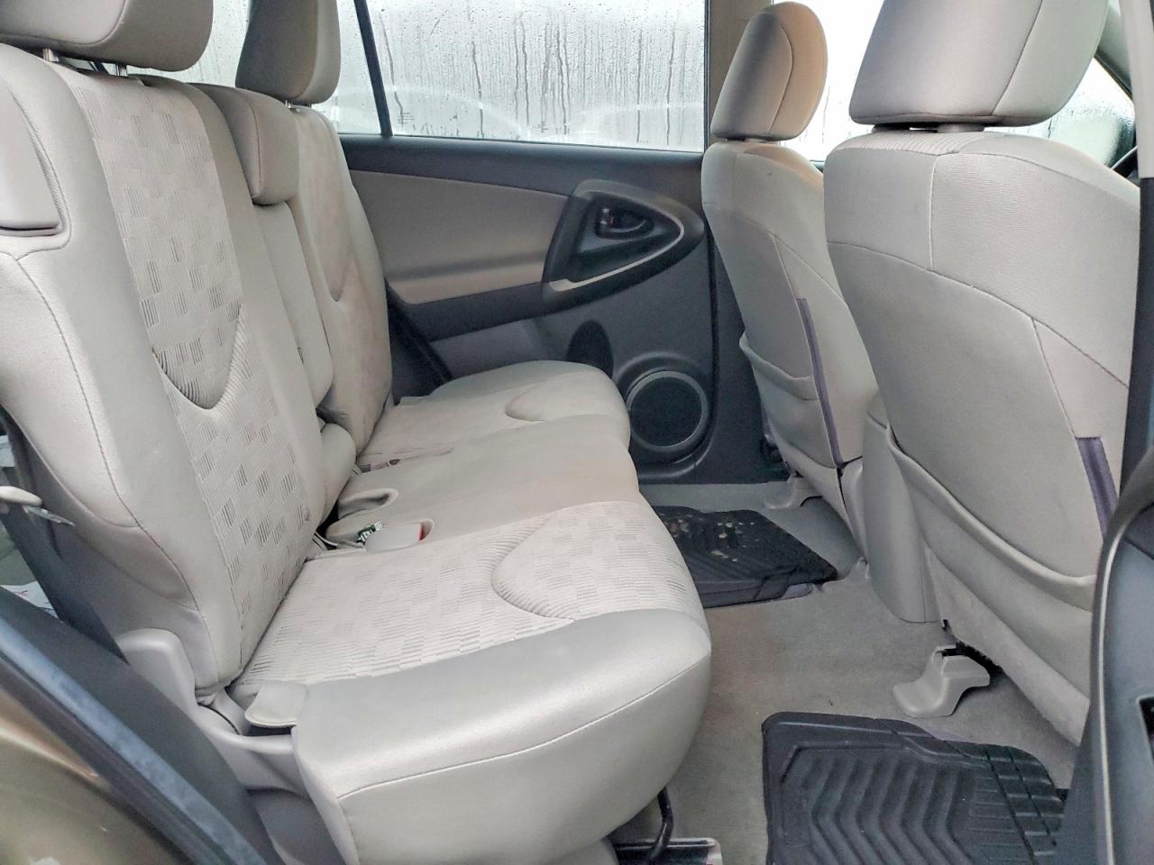 2012 TOYOTA RAV4 photo 11