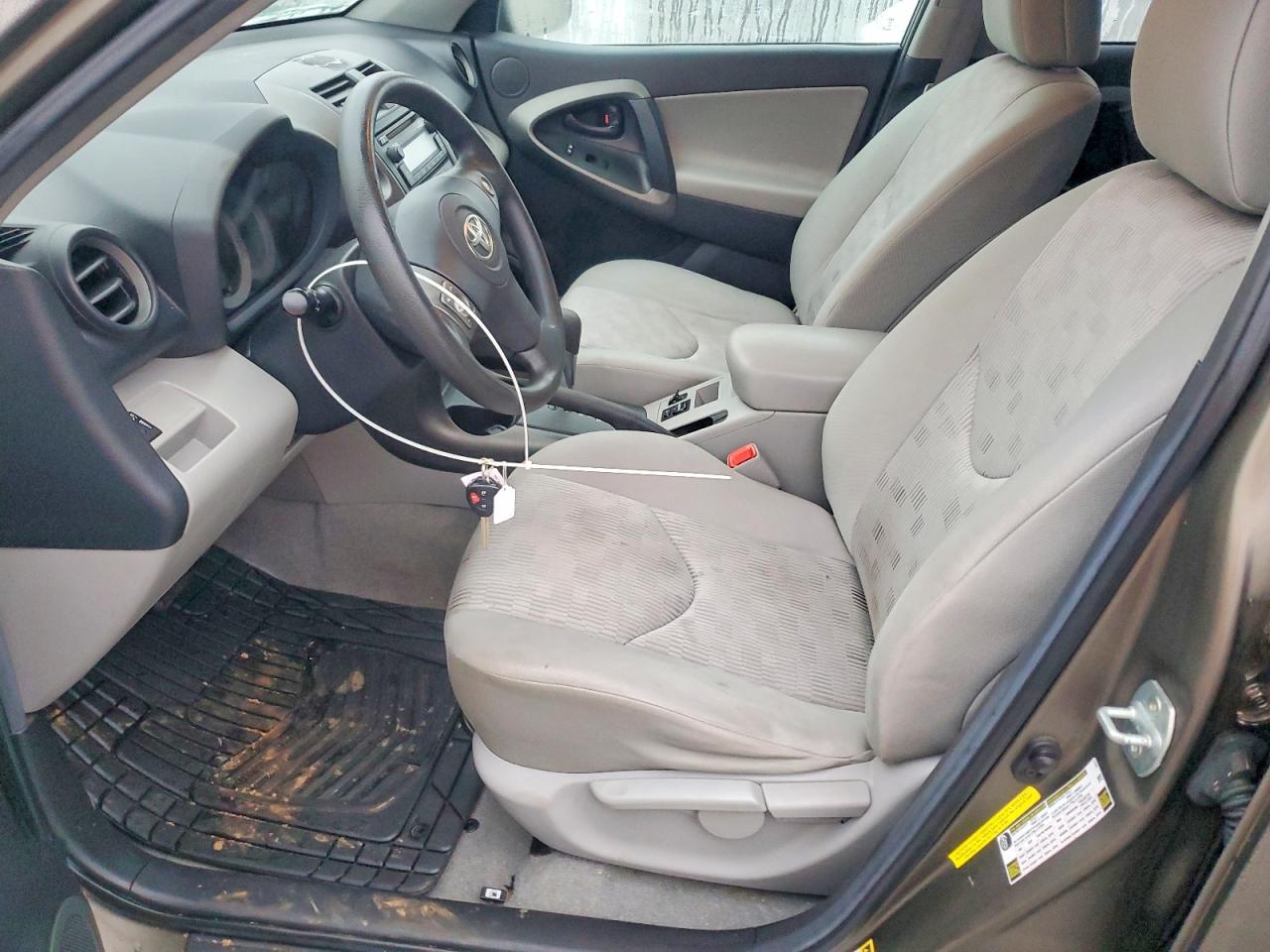2012 TOYOTA RAV4 photo 7
