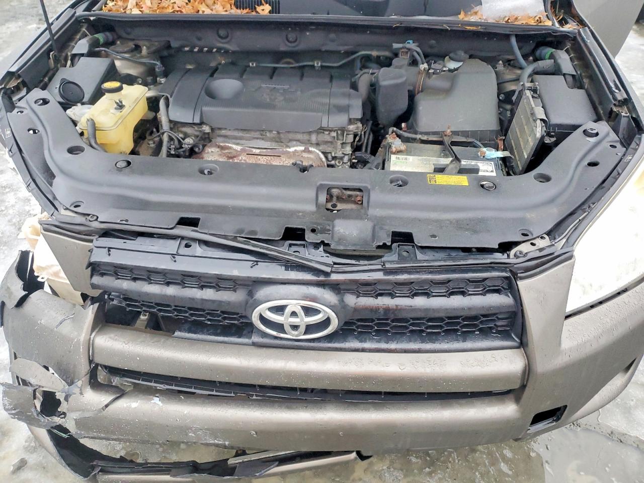 2012 TOYOTA RAV4 photo 12
