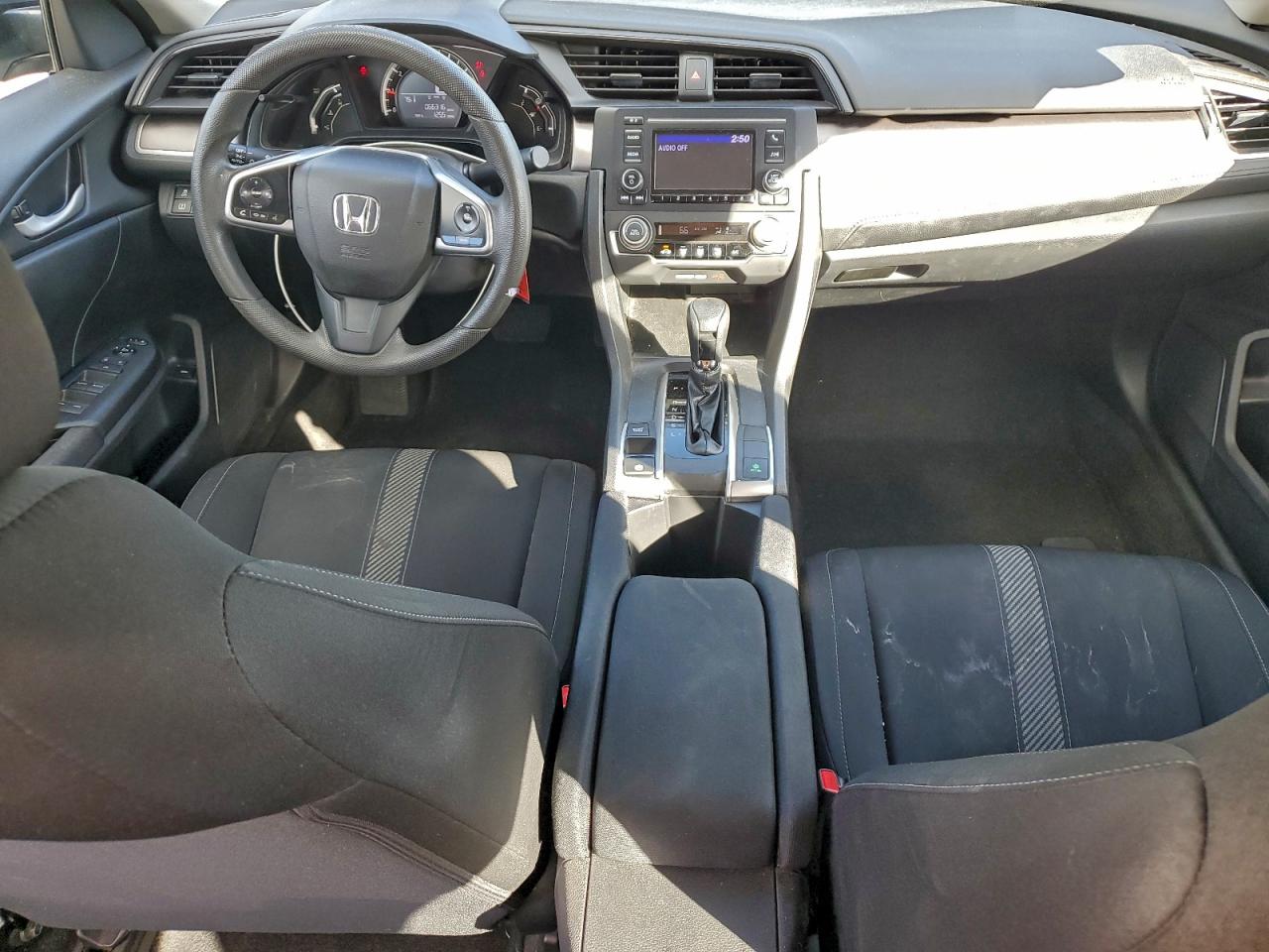 2017 HONDA CIVIC LX photo 8