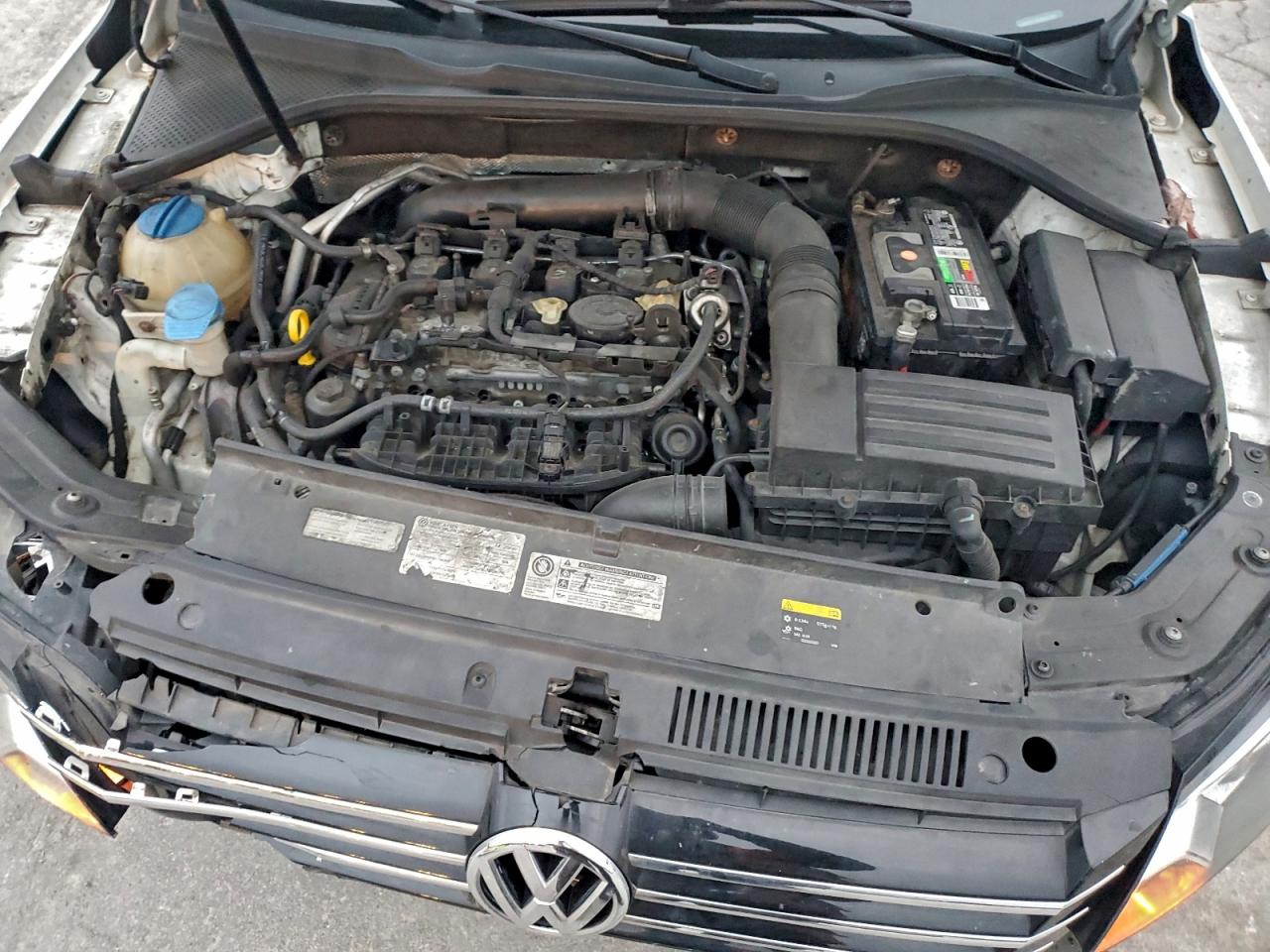 2014 VOLKSWAGEN PASSAT S photo 11