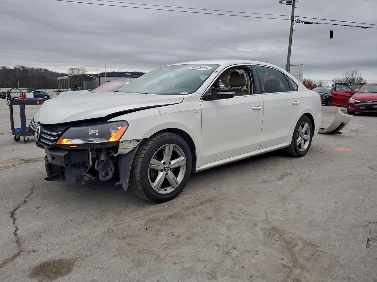 2014 VOLKSWAGEN PASSAT