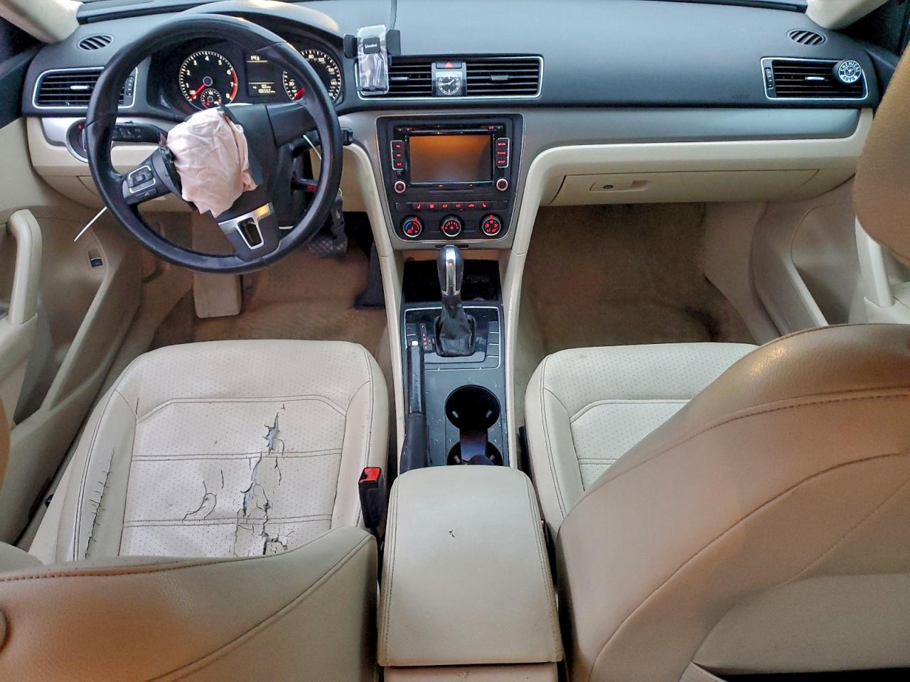 2014 VOLKSWAGEN PASSAT S photo 8