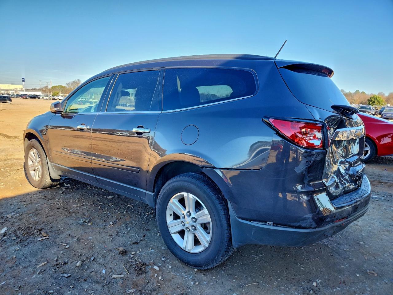 2014 CHEVROLET TRAVERSE LT photo 2