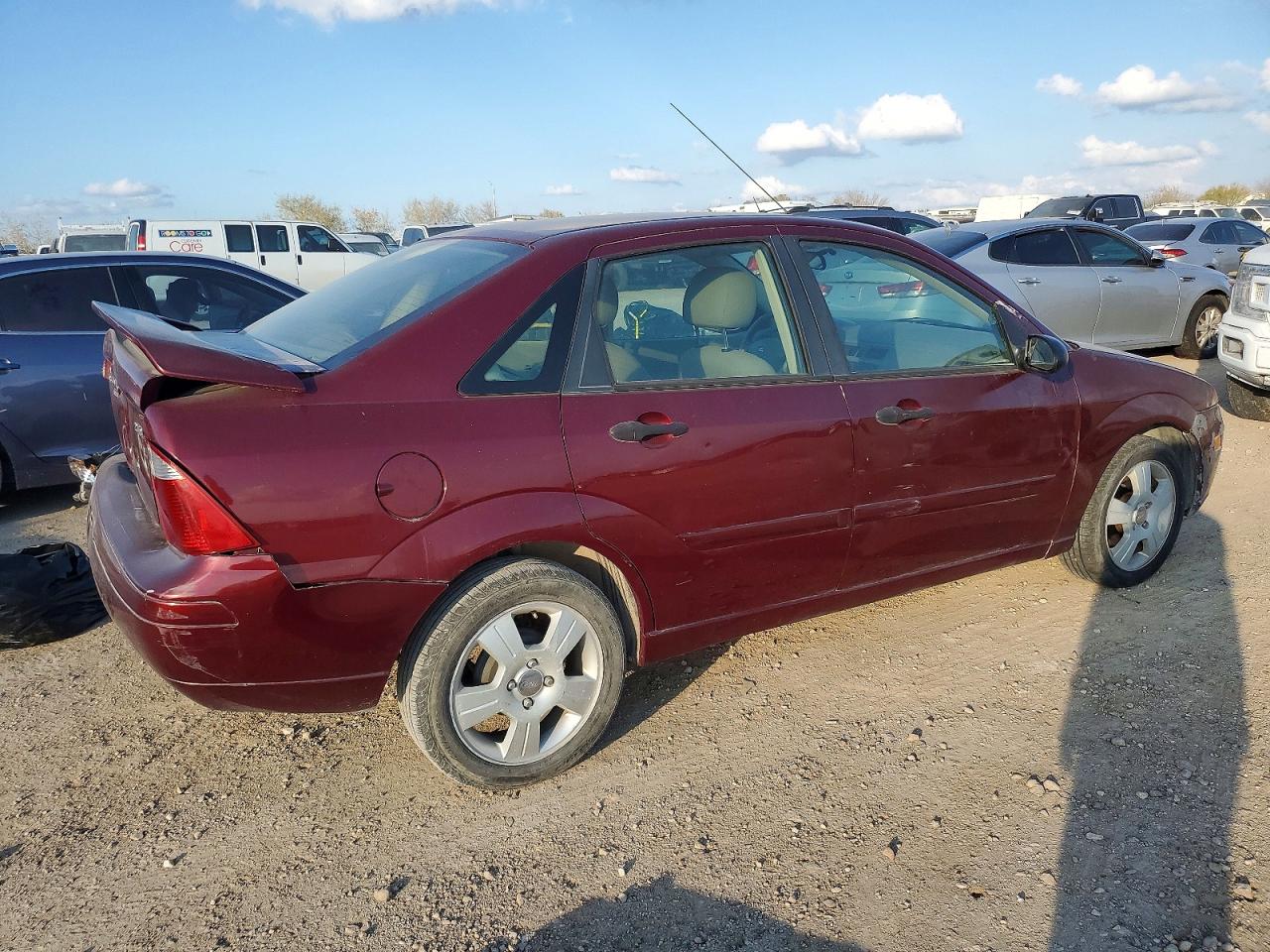 2006 FORD FOCUS ZX4 photo 3