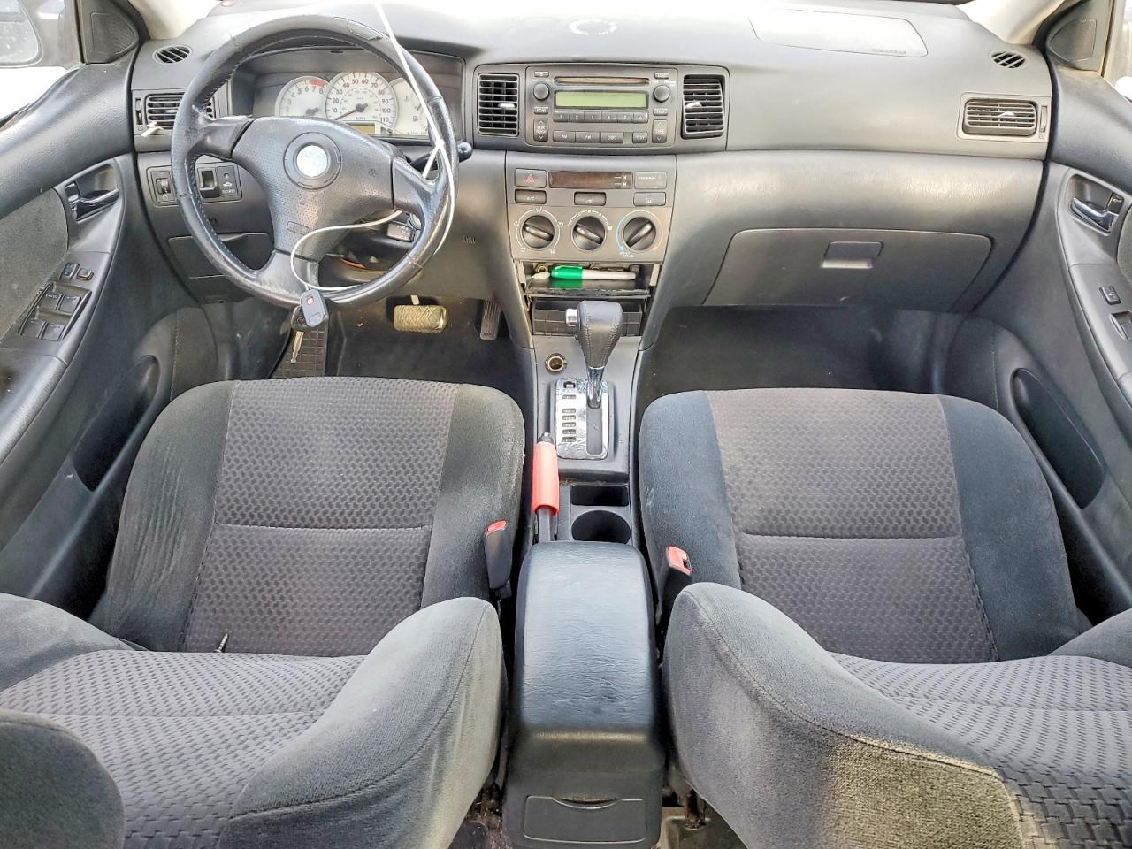 2005 TOYOTA COROLLA CE photo 8