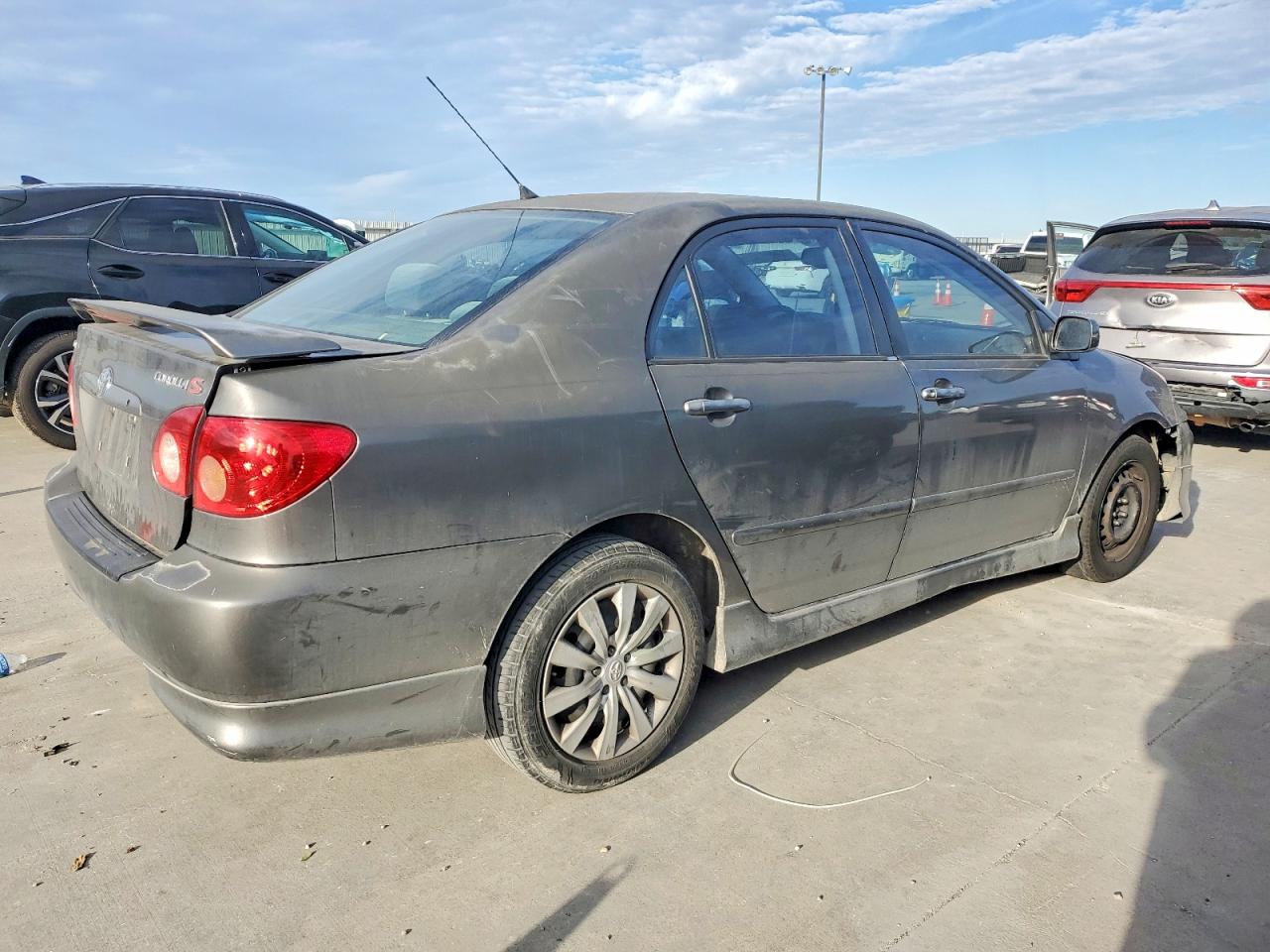 2005 TOYOTA COROLLA CE photo 3