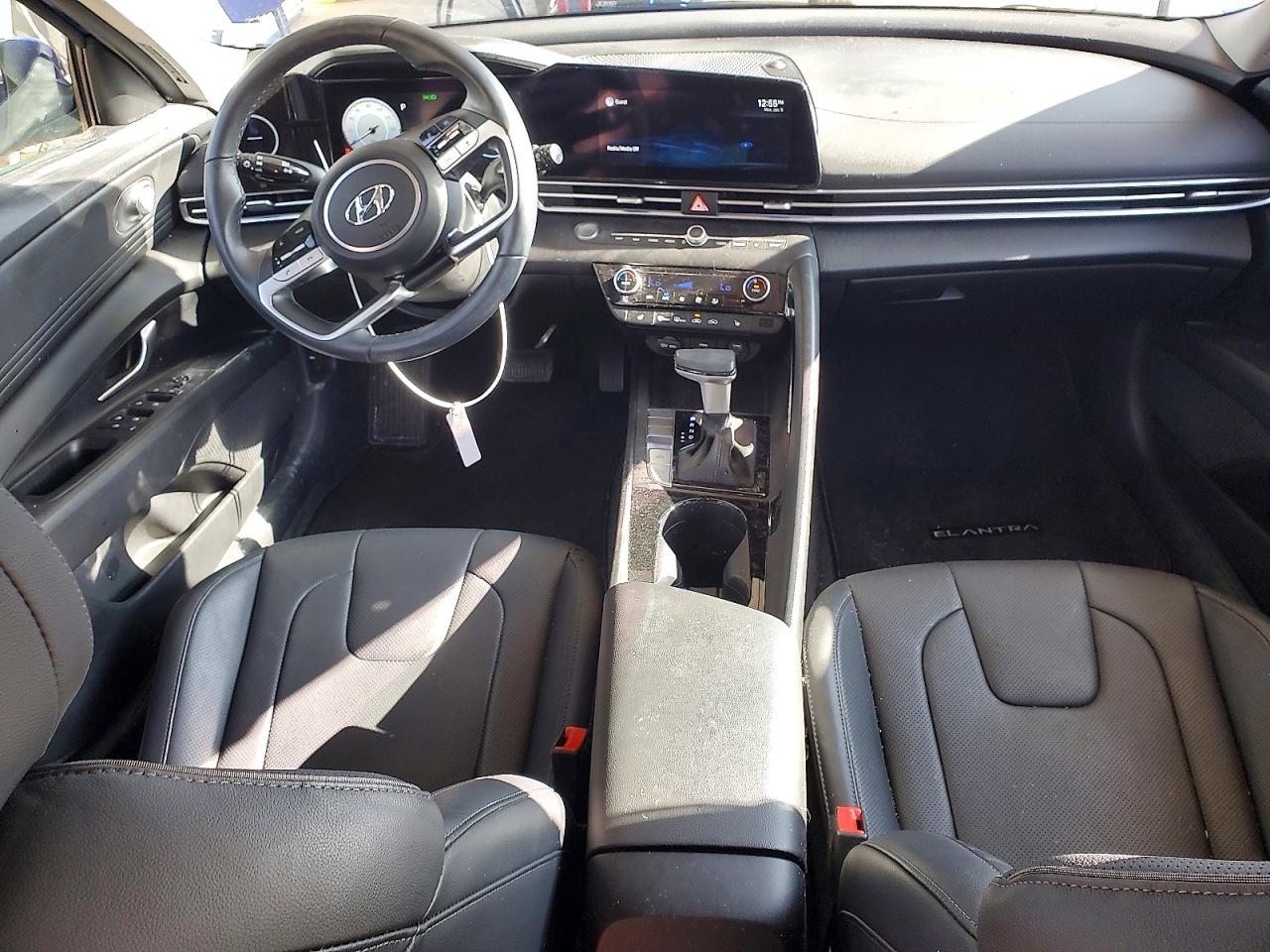 2022 HYUNDAI ELANTRA photo 8