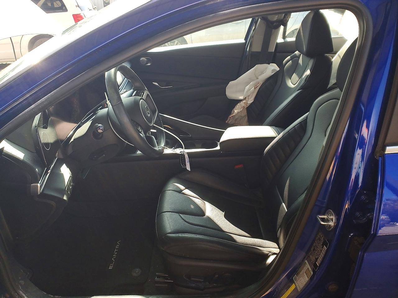 2022 HYUNDAI ELANTRA photo 7