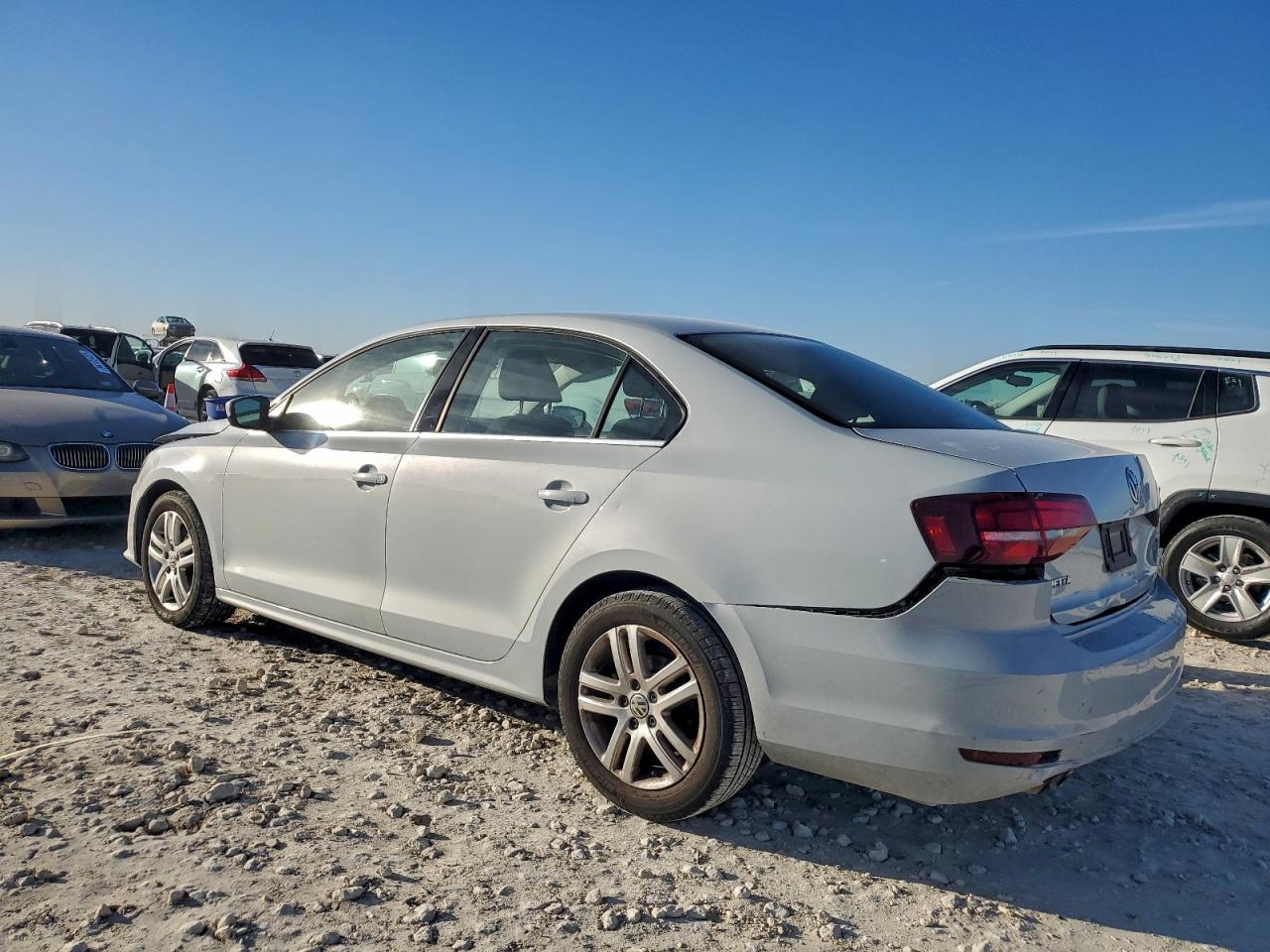 2017 VOLKSWAGEN JETTA S photo 2