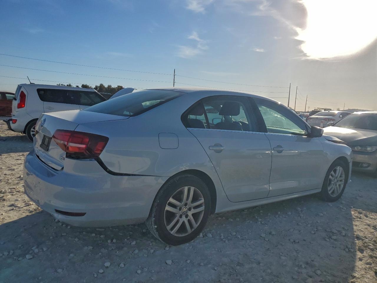 2017 VOLKSWAGEN JETTA S photo 3