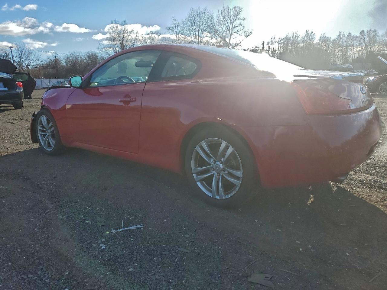 2009 INFINITI G37 photo 2